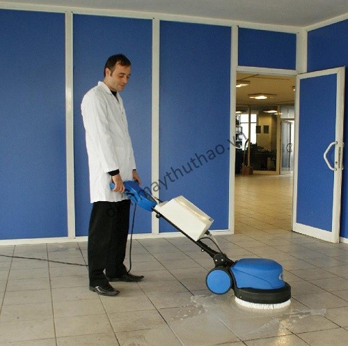 Máy chà sàn đơn có thiết kế nhỏ gọn phù hợp dùng cho văn phòng Công ty